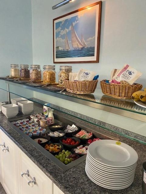 Holiday Hotel Yachtsport Resort Lago Maggiore Brissago Ngoại thất bức ảnh