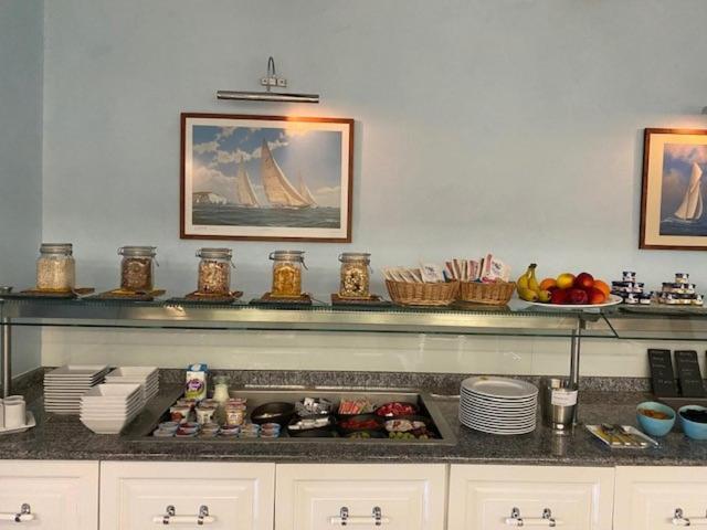 Holiday Hotel Yachtsport Resort Lago Maggiore Brissago Ngoại thất bức ảnh