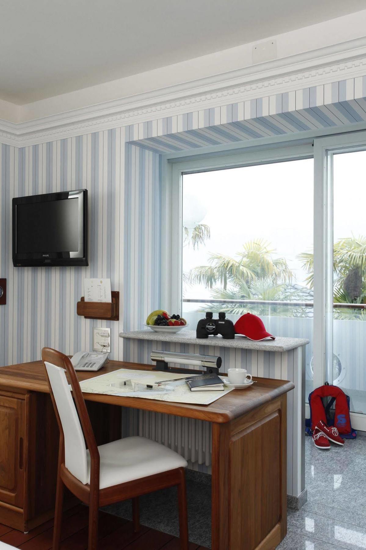 Holiday Hotel Yachtsport Resort Lago Maggiore Brissago Ngoại thất bức ảnh